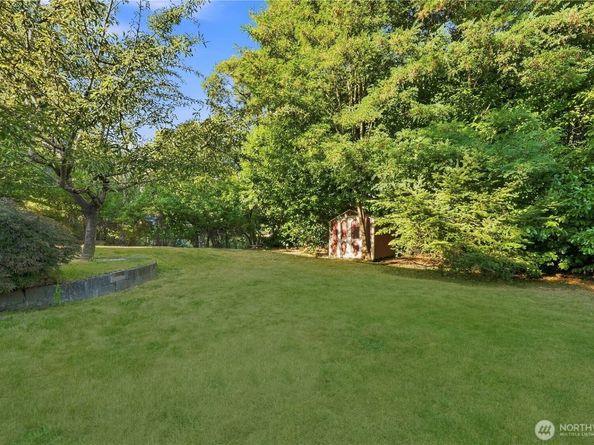 11526 3rd Avenue NE, Seattle WA 98125
