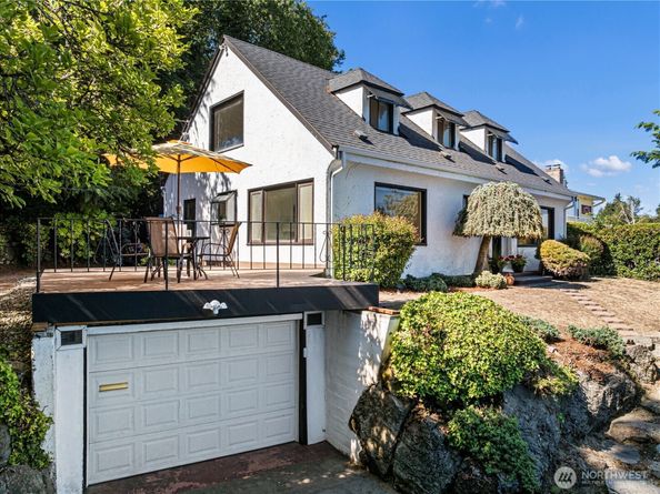 830 Merrill Place W, Bremerton WA 98312
