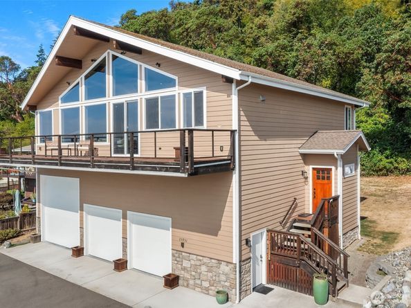 25931 75th Avenue SW, Vashon WA 98070