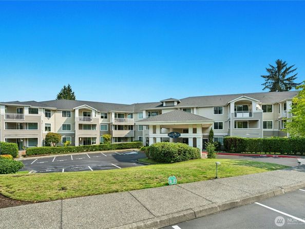 2244 132nd Avenue SE B208, Bellevue WA 98005