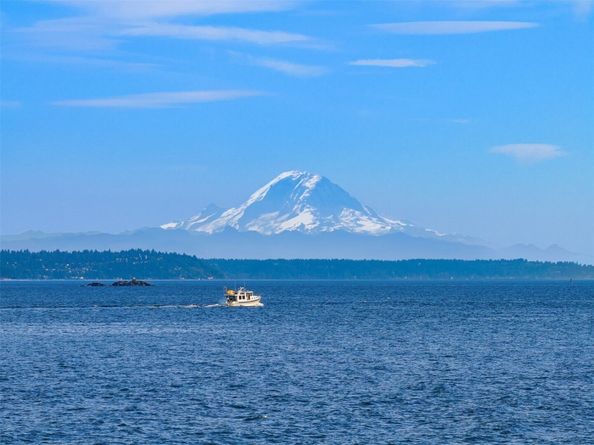 5216 Rockaway Beach Road NE, Bainbridge Island WA 98110