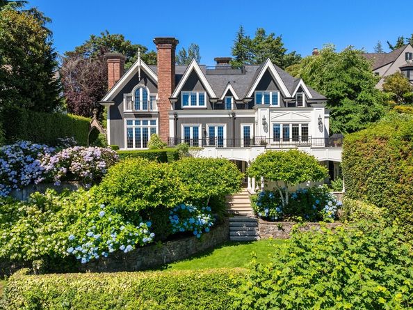 530 36th Avenue E, Seattle WA 98112