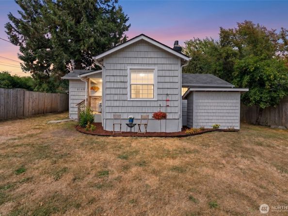 8143 10th Avenue SW, Seattle WA 98106
