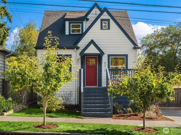 8416 40th Avenue SW, Seattle WA 98136