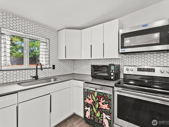 10839 11th Avenue SW, Seattle WA 98146