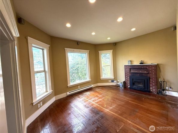919 Martin Luther King Jr Way, Seattle WA 98122