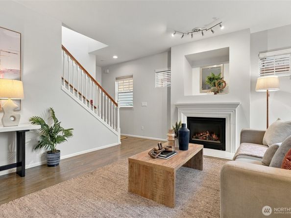 10765 221st Lane NE 17, Redmond WA 98053