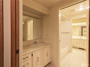 3921 108th Avenue NE 201A, Bellevue WA 98004