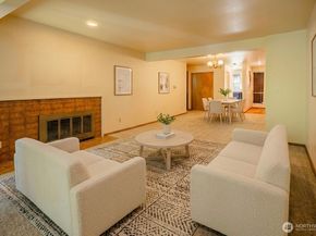 3921 108th Avenue NE 201A, Bellevue WA 98004