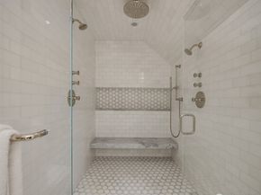 2042 77th Avenue NE, Medina WA 98039