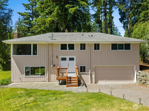15811 205th Avenue SE, Renton WA 98059
