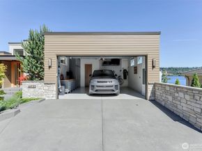 6922 96th Avenue SE, Mercer Island WA 98040