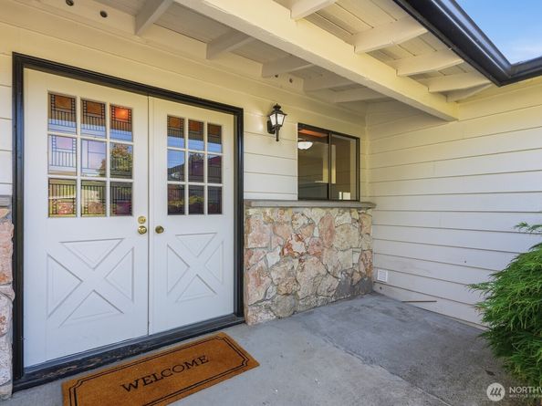 1438 159th Avenue SE, Bellevue WA 98008