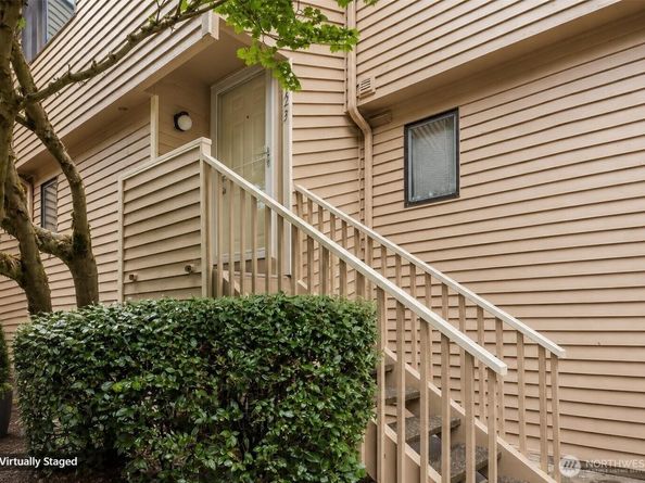 12040 96th Avenue NE 123, Kirkland WA 98034