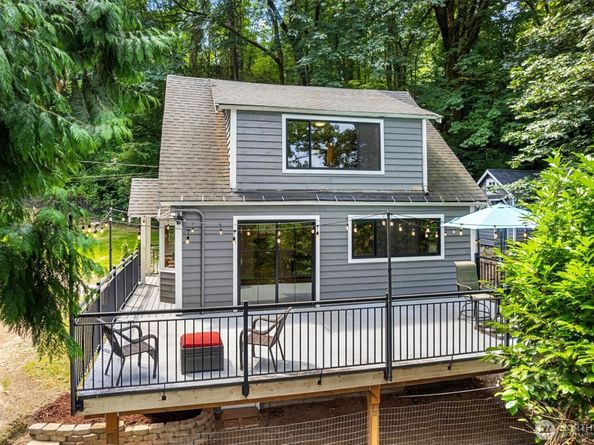 8233 NE 169th Street, Kenmore WA 98028