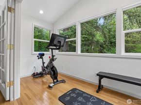 15004 61st Place NE, Kenmore WA 98028