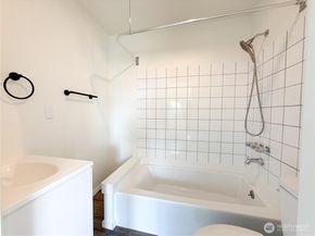 22024 Military Rd S, SeaTac WA 98198