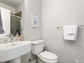 2041 NW Talus Drive 6, Issaquah WA 98027