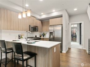 2041 NW Talus Drive 6, Issaquah WA 98027