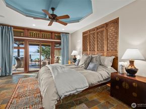 1121 Irene Place NE, Bainbridge Island WA 98110