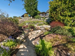 1121 Irene Place NE, Bainbridge Island WA 98110