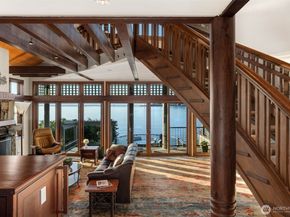 1121 Irene Place NE, Bainbridge Island WA 98110