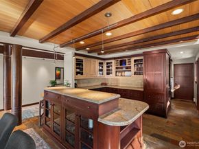 1121 Irene Place NE, Bainbridge Island WA 98110