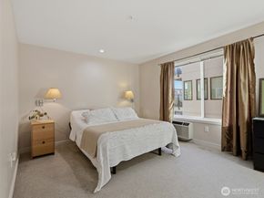 601 W Mercer Place 301, Seattle WA 98119