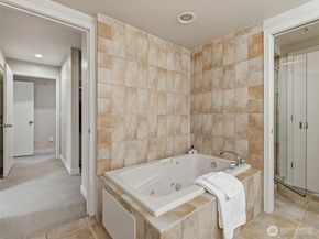 601 W Mercer Place 301, Seattle WA 98119