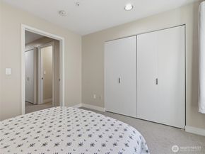 601 W Mercer Place 301, Seattle WA 98119