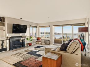 601 W Mercer Place 301, Seattle WA 98119