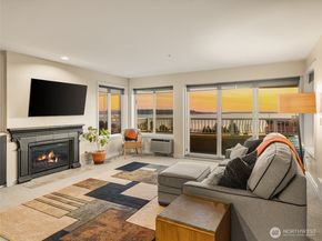 601 W Mercer Place 301, Seattle WA 98119