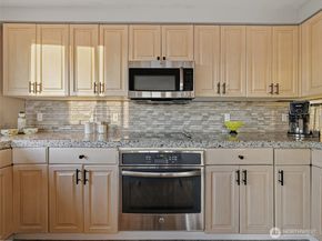 601 W Mercer Place 301, Seattle WA 98119