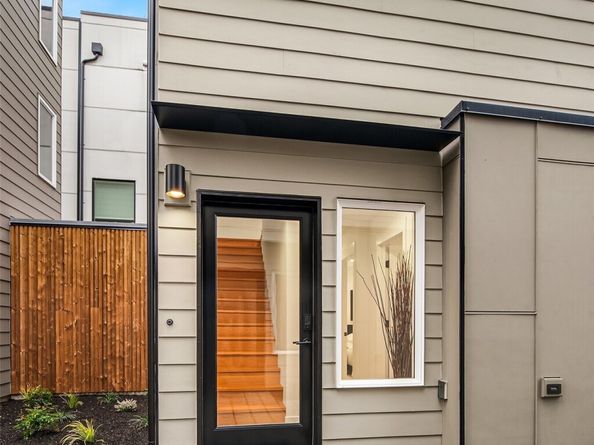 1457 22nd Avenue A, Seattle WA 98122