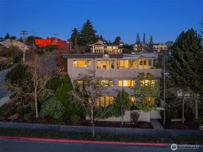 7 10th Avenue, Kirkland WA 98033