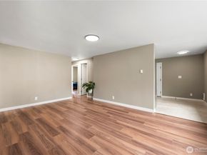 15401 2nd Avenue NE, Shoreline WA 98155