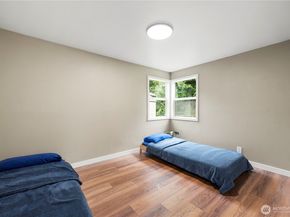 15401 2nd Avenue NE, Shoreline WA 98155