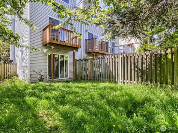 806 NW 52nd Street, Seattle WA 98107