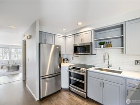806 NW 52nd Street, Seattle WA 98107