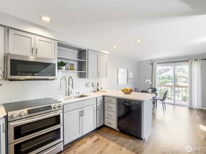 806 NW 52nd Street, Seattle WA 98107