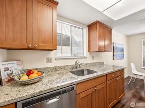 6107 204th Street SW D2, Lynnwood WA 98036