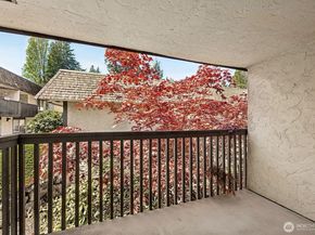 6107 204th Street SW D2, Lynnwood WA 98036