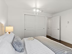 22910 90th Avenue W D206, Edmonds WA 98026