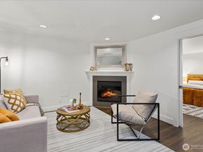22910 90th Avenue W D206, Edmonds WA 98026