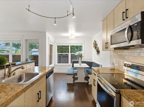 22910 90th Avenue W D206, Edmonds WA 98026
