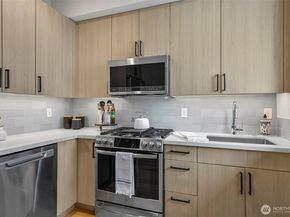 2440 NW 60th Street B, Seattle WA 98107
