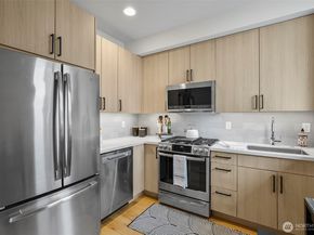 2440 NW 60th Street B, Seattle WA 98107