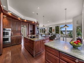 1120 W Lake Sammamish Parkway SE, Bellevue WA 98008