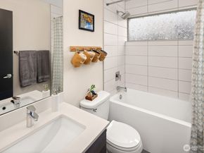 8358 19th Avenue NW B, Seattle WA 98117