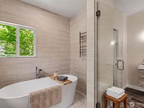 1300 N Lake Stickney, Lynnwood WA 98087